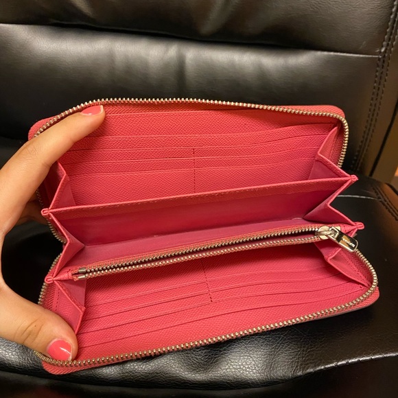 Hot Pink Coach Wallet - Picture 3 of 3